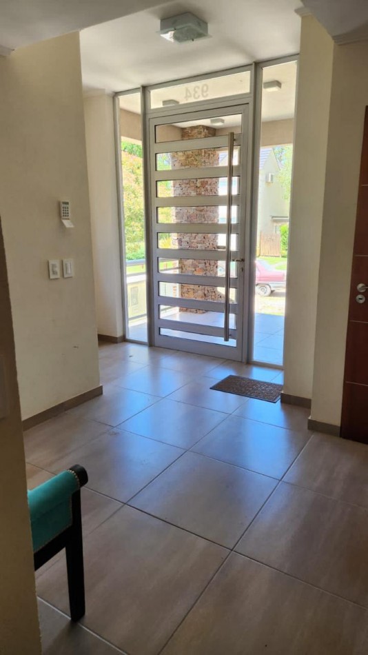 Vendo departamento zona duplex del Centauro con pileta 