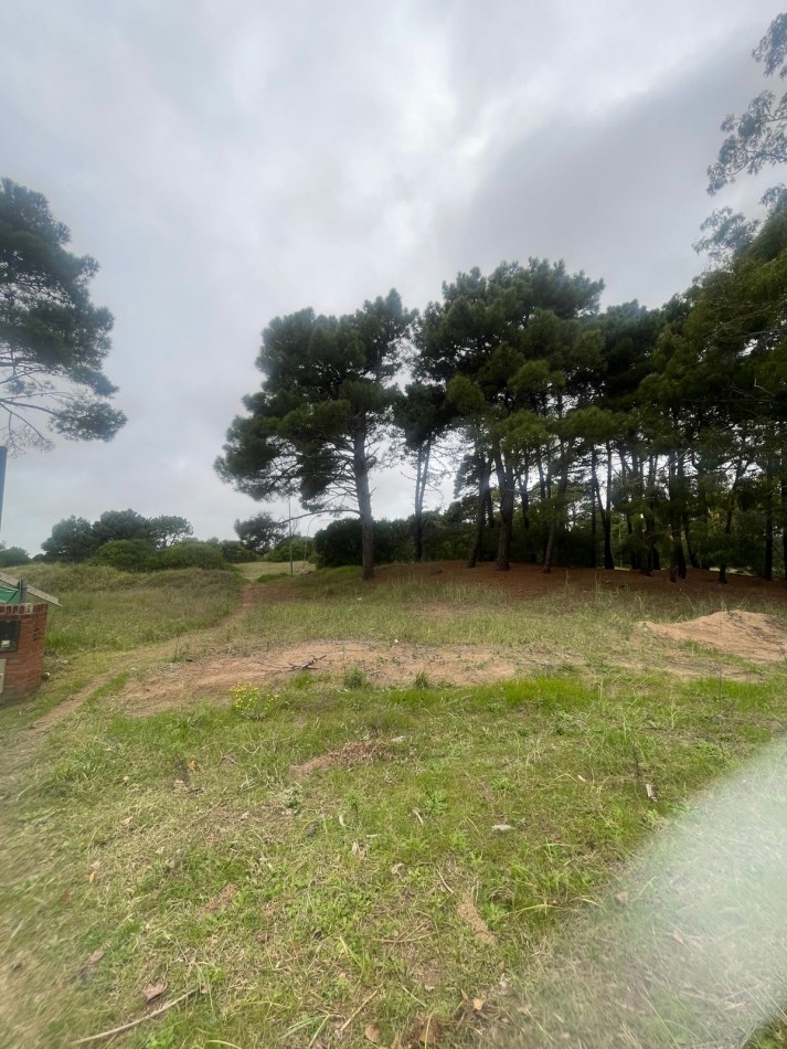 Vendo Lote en Barrio Nayades Pinamar calle doble entrada 