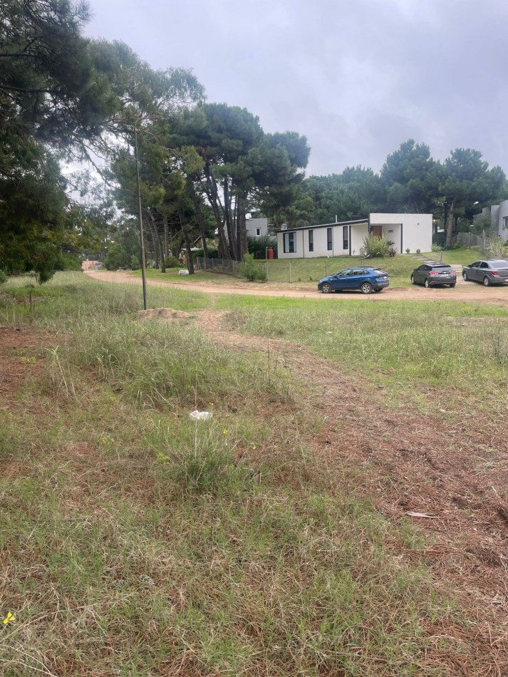 Vendo Lote en Barrio Nayades Pinamar calle doble entrada 