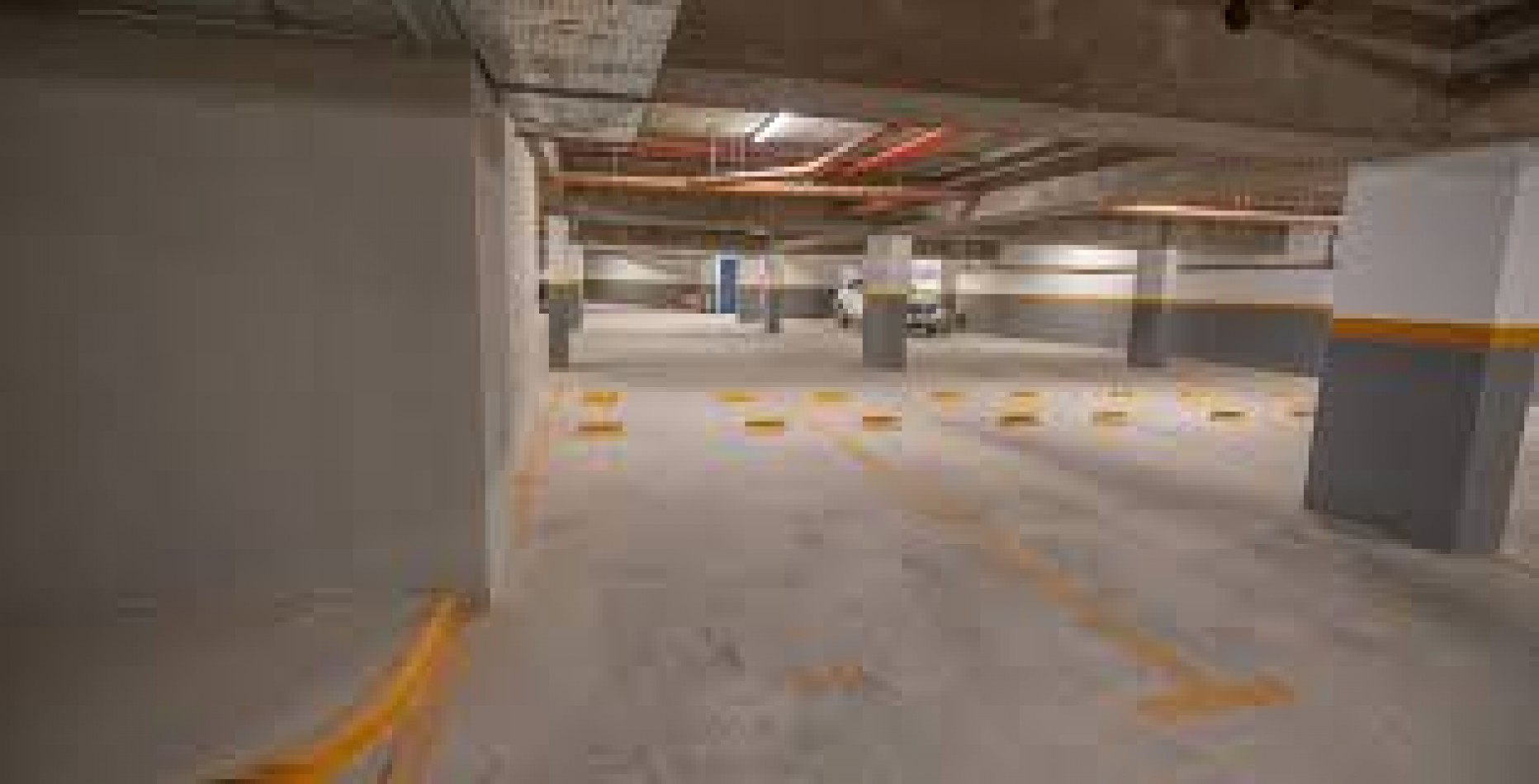 COCHERA EN ALQUILER - PASEO EL AGORA PINAMAR 