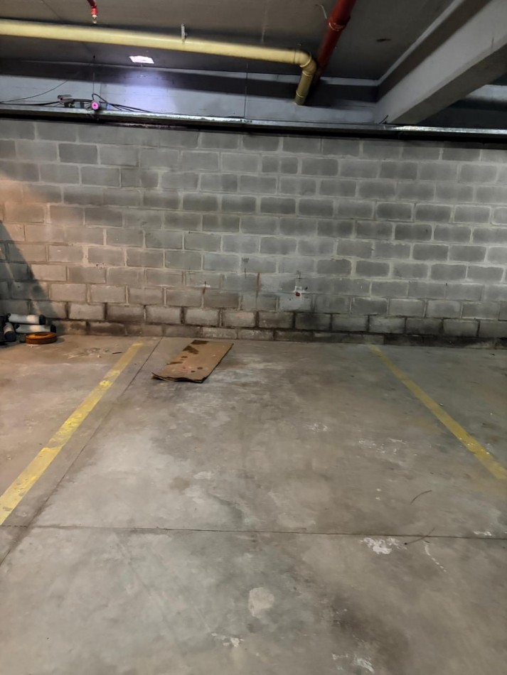 Vendo cochera en centro comercial Paseo el AGORA Pinamar