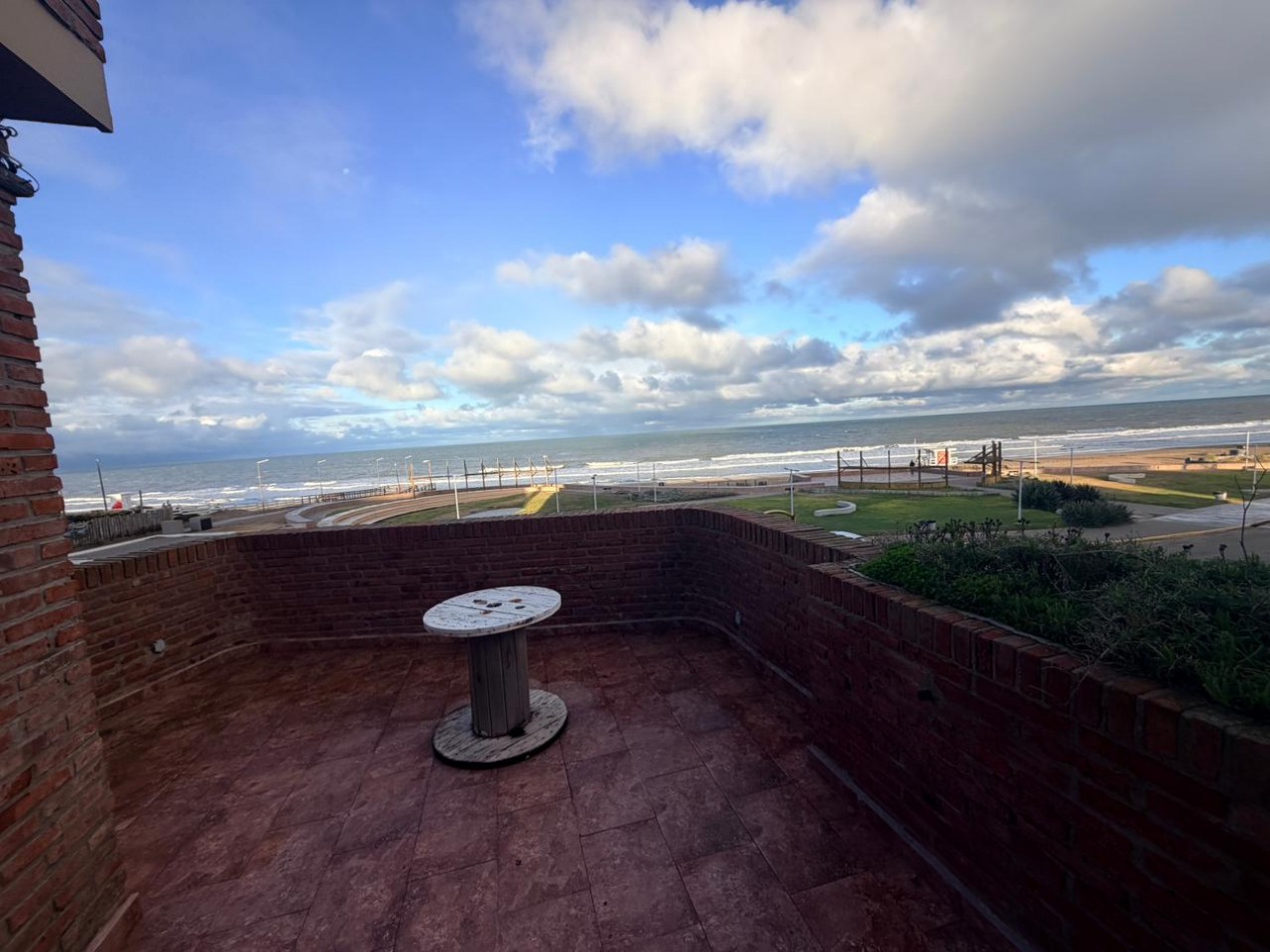 Vendo Departamento en av del mar y Bunge Pinamar