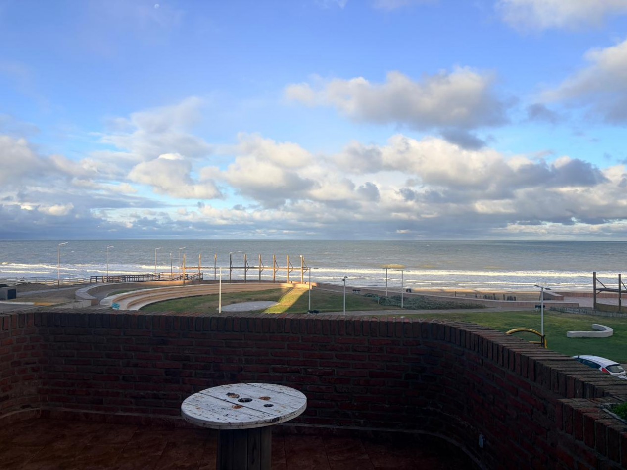 Vendo Departamento en av del mar y Bunge Pinamar