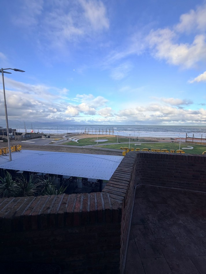 Vendo Departamento en av del mar y Bunge Pinamar