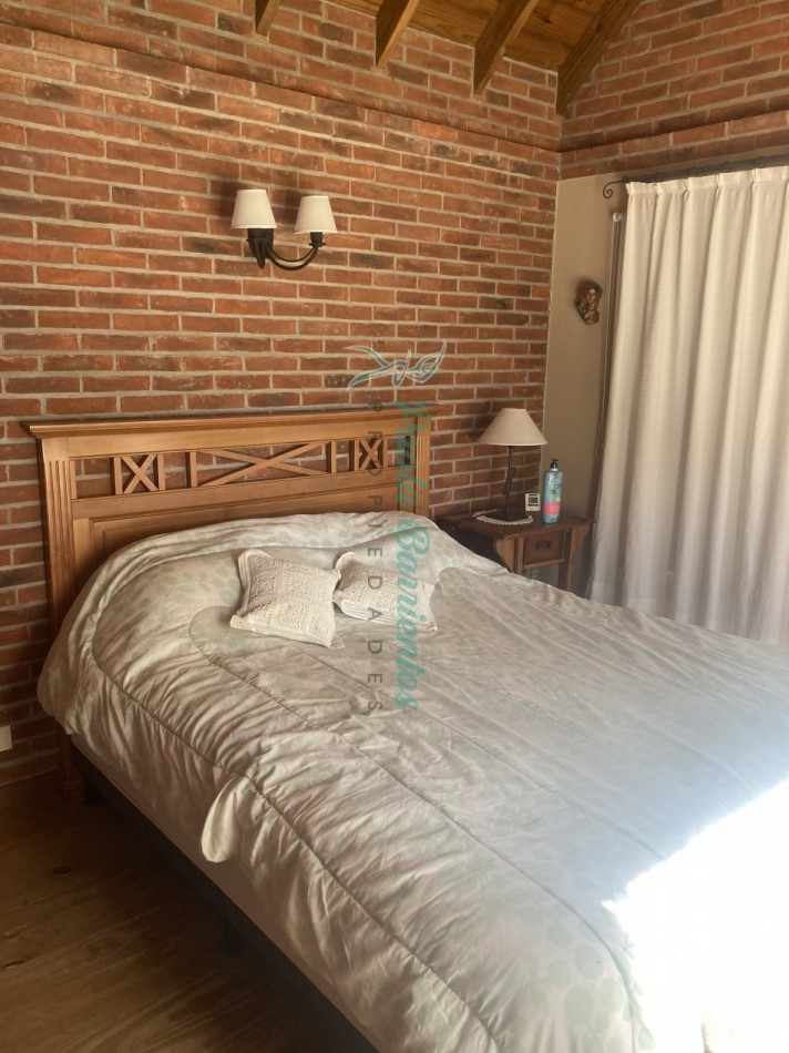 Alquilo casa calle Submarino Peral 2148 con pileta