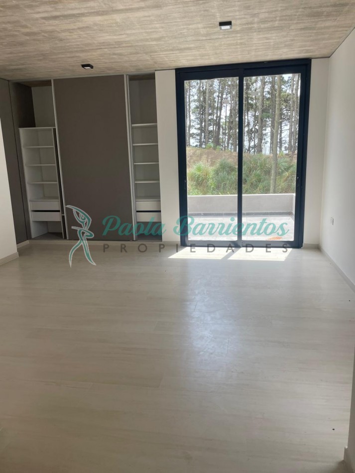 Vendo casa en Barrio Pioneros Pinamar