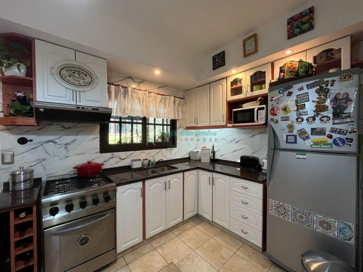 Vendo casa en Carilo Urraca 1356