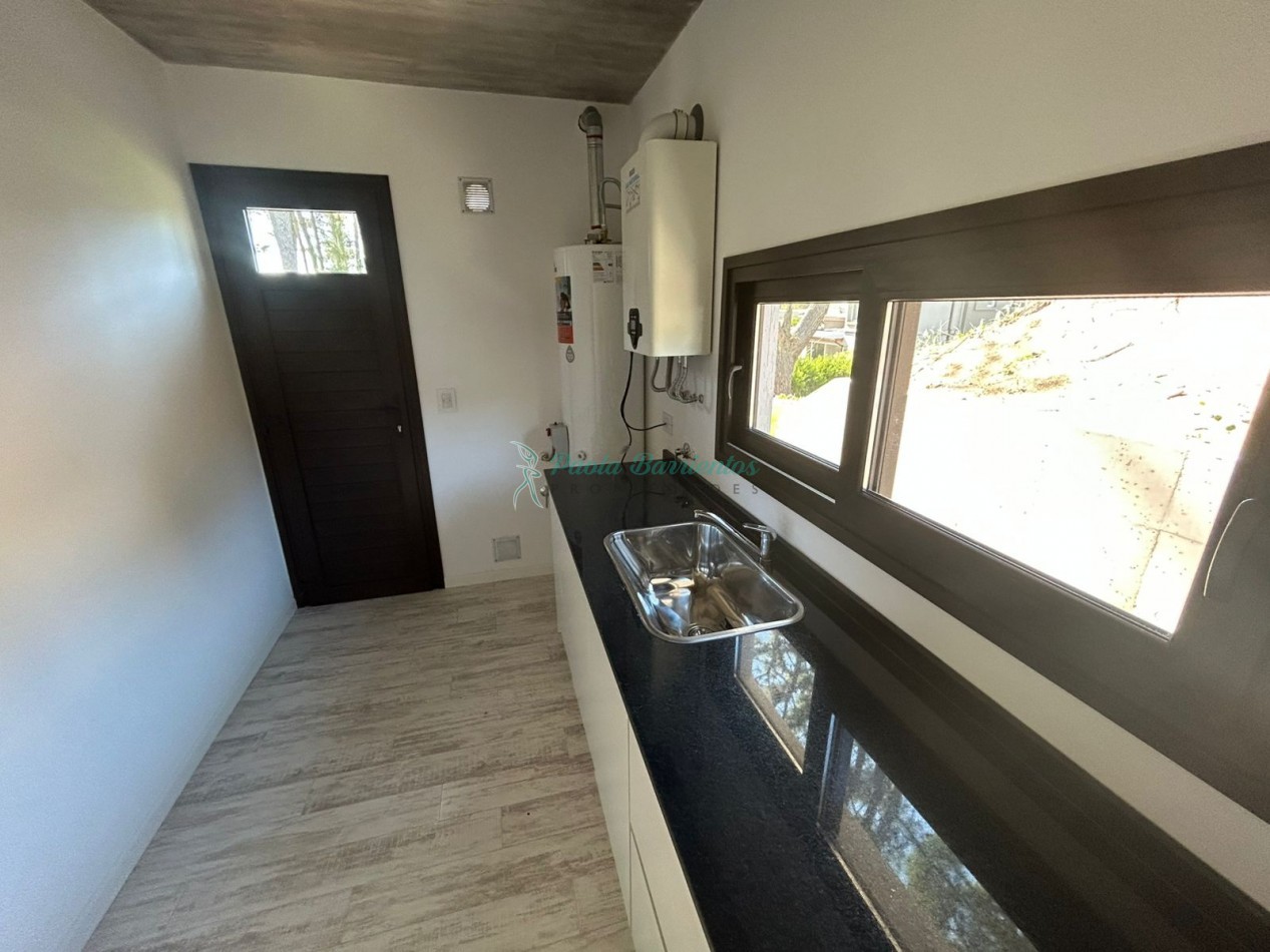 Vendo Casa a Estrenar en Pinamar zona Alamos II tres carabelas y bvlrd Alamos 