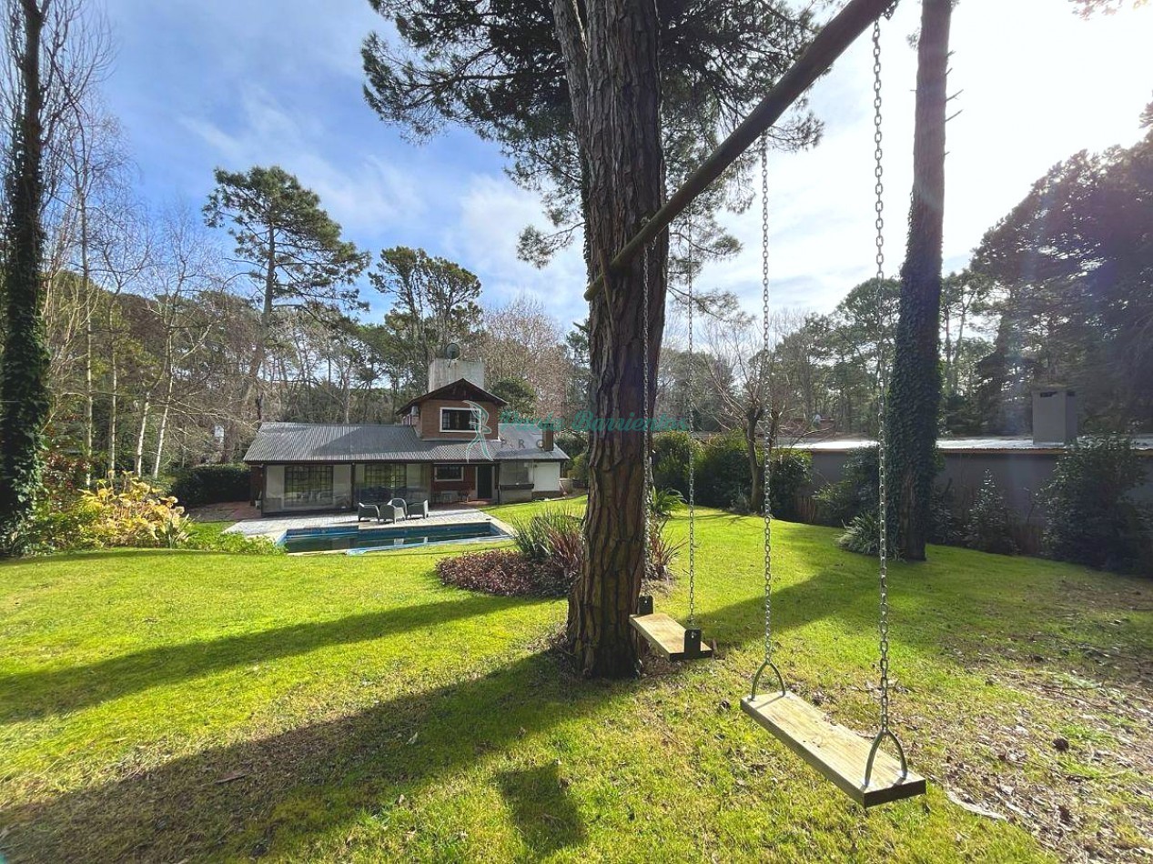 Vendo casa en Carilo Urraca 1356