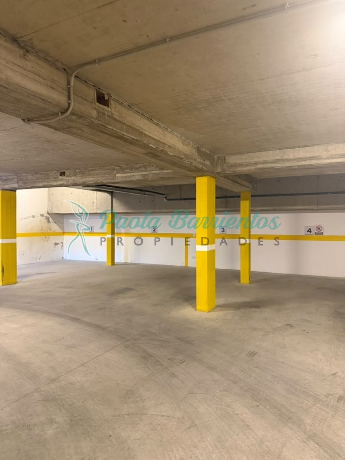 Vendo departamento con dos cocheras 