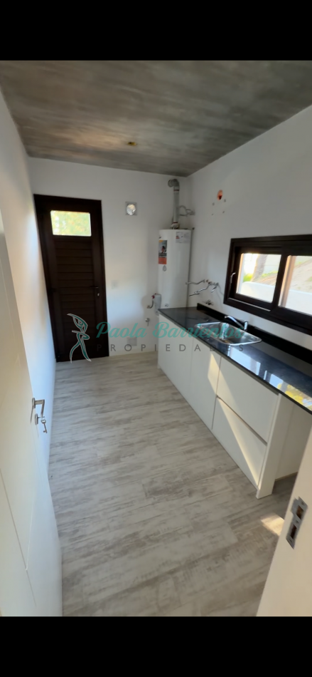 Vendo Casa a Estrenar en Pinamar zona Alamos II tres carabelas y bvlrd Alamos 