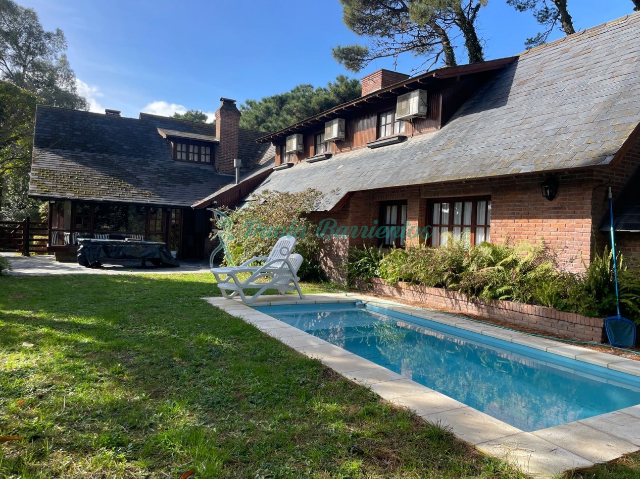 Alquilo casa en Pinamar para 10 personas centro 