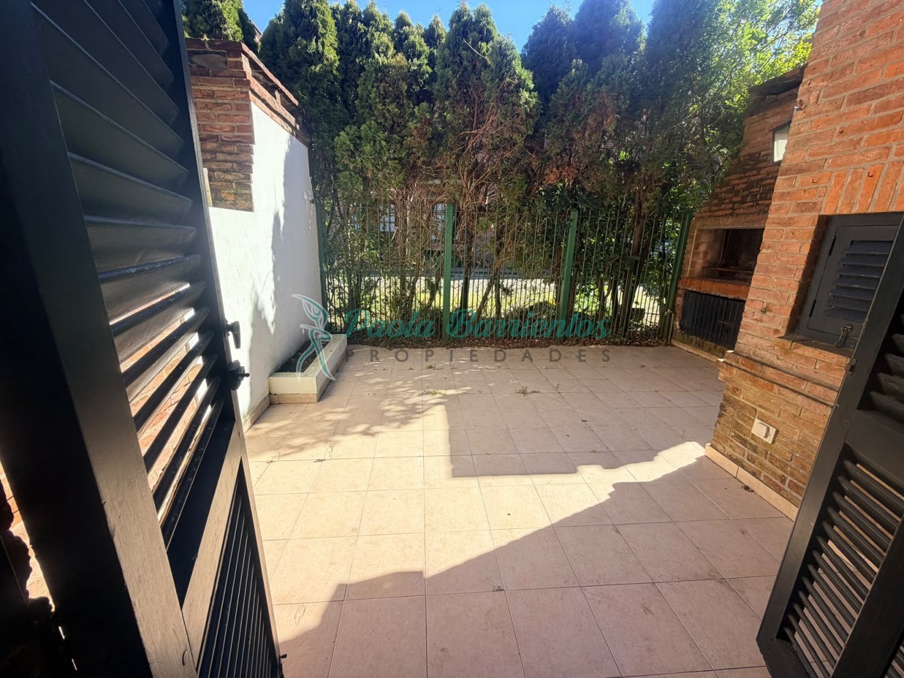 Vendo Duplex Pinamar calle Cazon 899