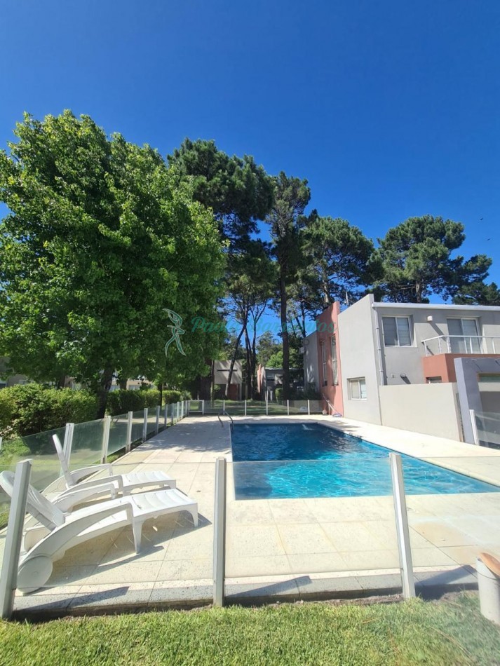 Alquilo departamento en barrio cerrado Portal Tomeg - Ostende con piscina