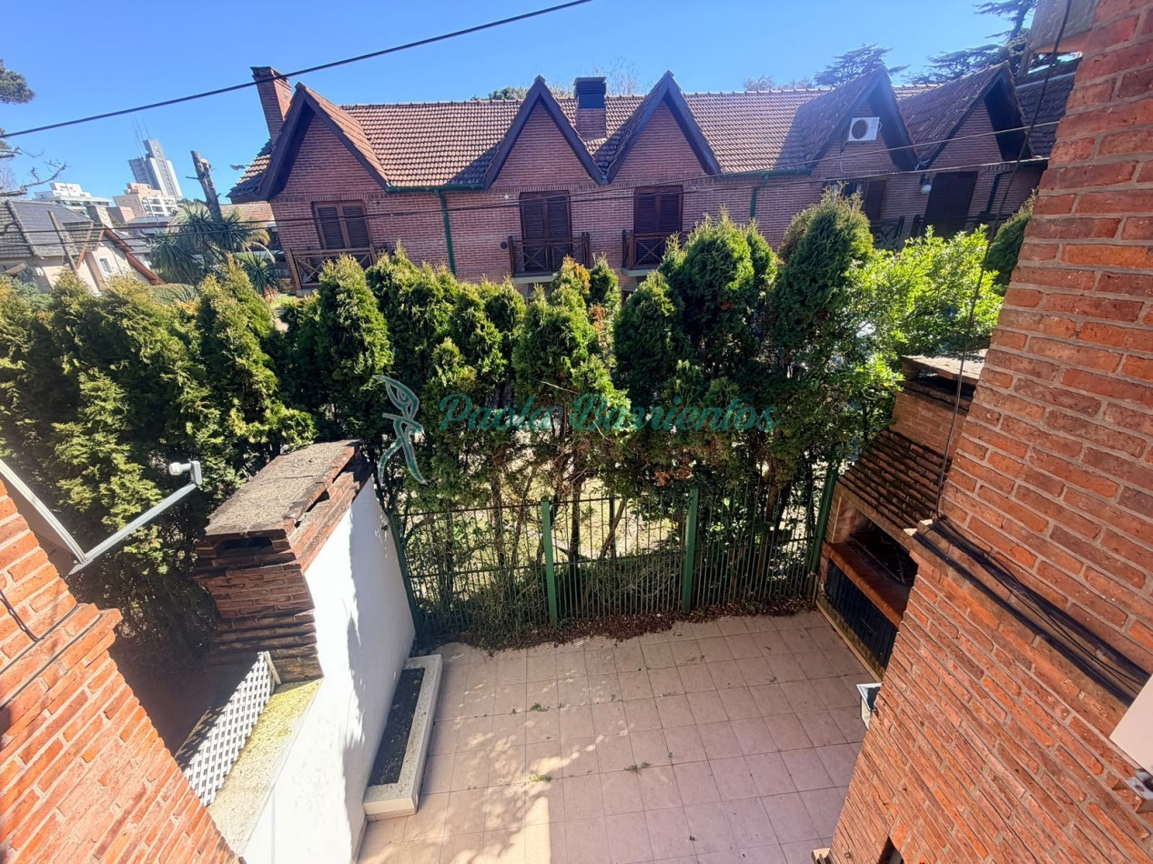 Alquilo Duplex en Pinamar calle Cazon 899 
