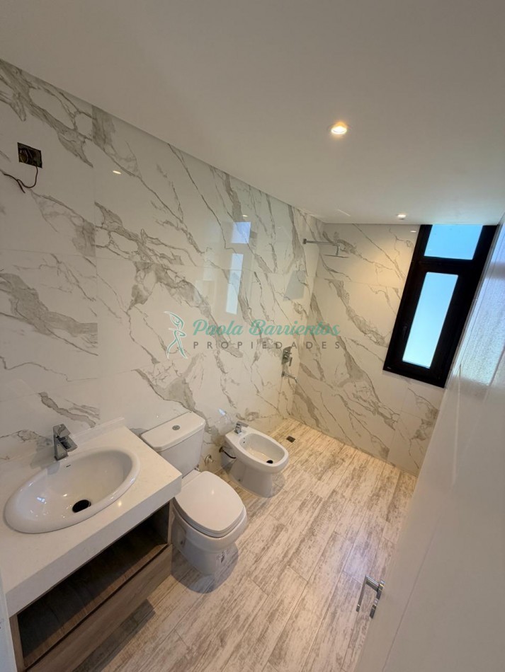 Vendo Casa a Estrenar en Pinamar zona Alamos II tres carabelas y bvlrd Alamos 