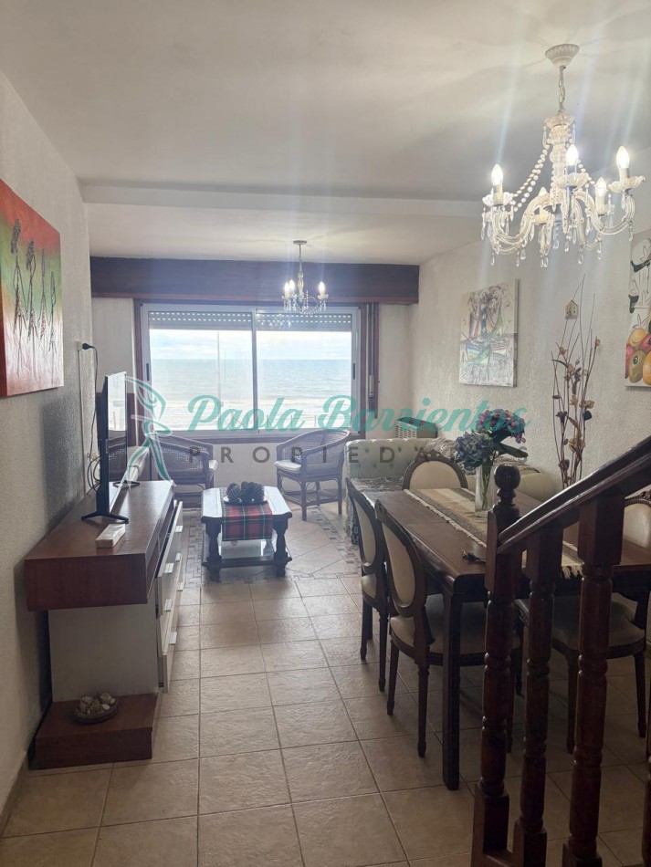 Vendo Departamento tipo duplex en av del mar y Bunge Pinamar con terraza 