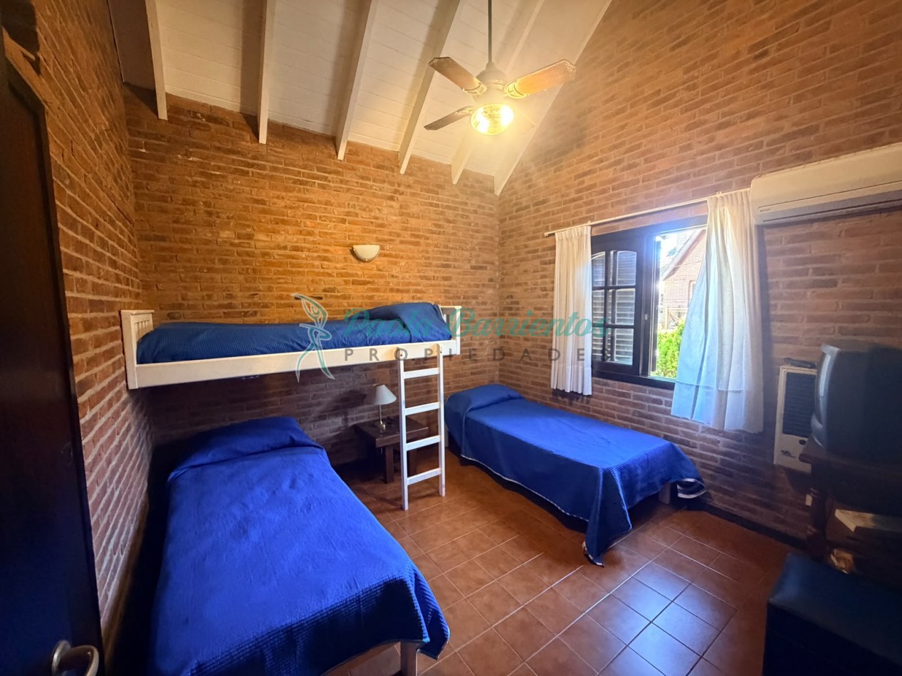 Vendo Duplex Pinamar calle Cazon 899