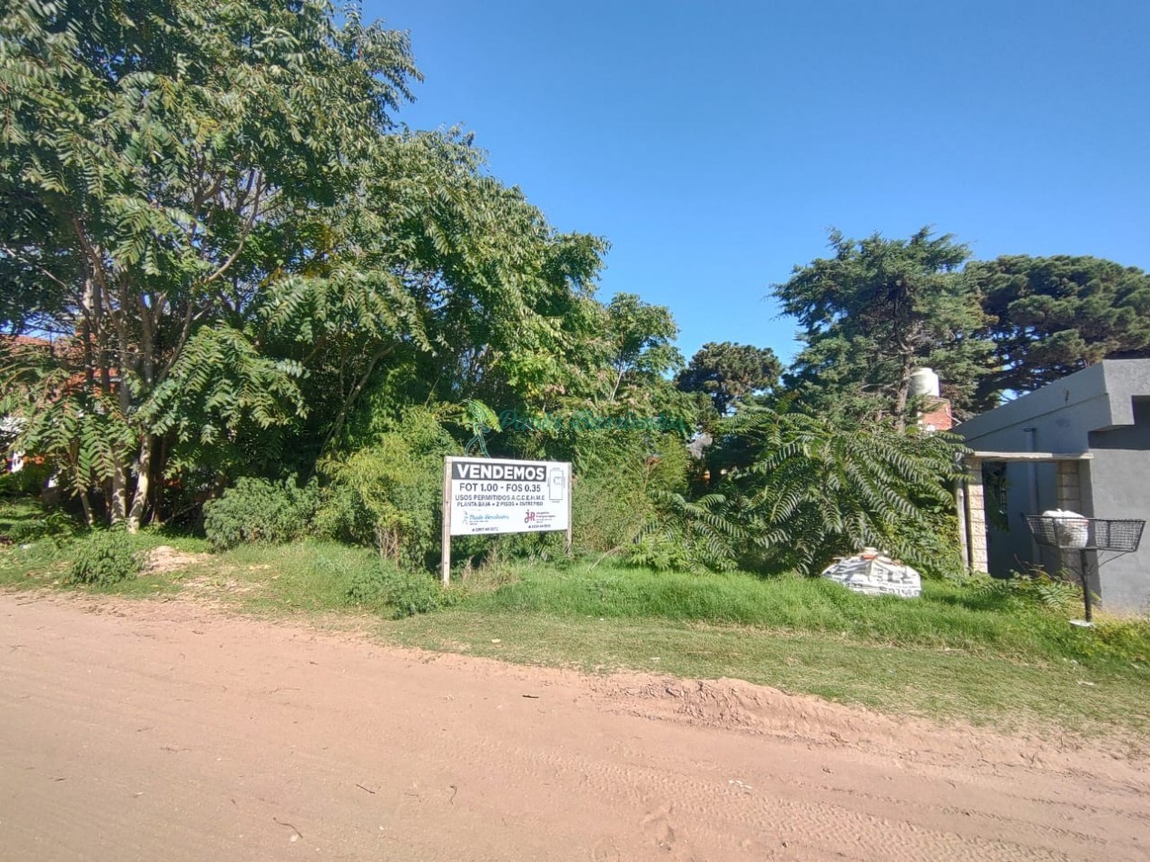 Vendo lote multifamiliar a mts del mar Jorge y costanera