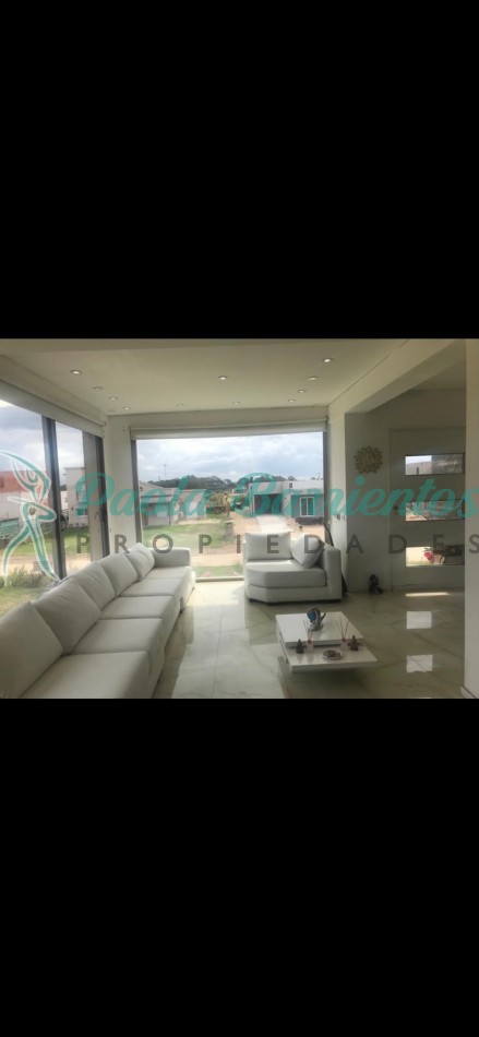 Alquilo casa en Costa Esmeralda Ecuestre 412 