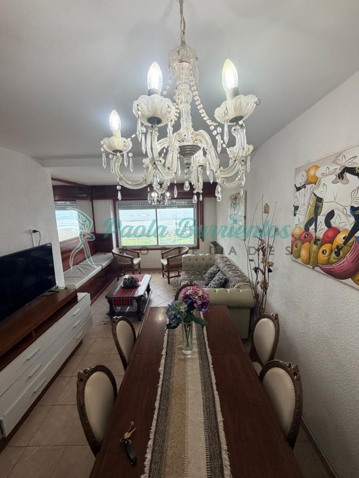 Vendo Departamento tipo duplex en av del mar y Bunge Pinamar con terraza 
