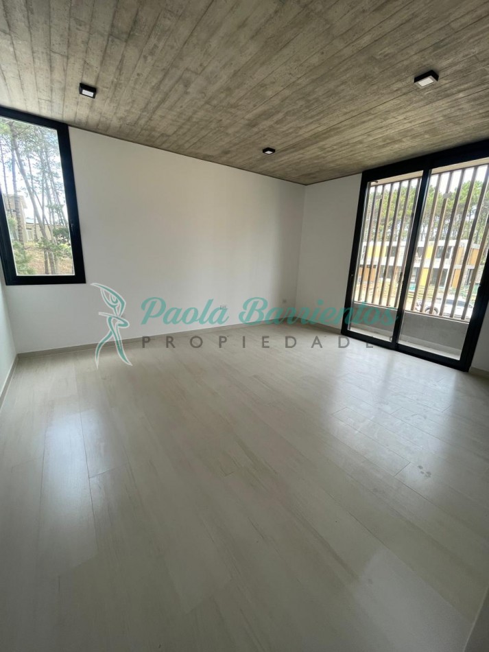 Vendo casa en Barrio Pioneros Pinamar