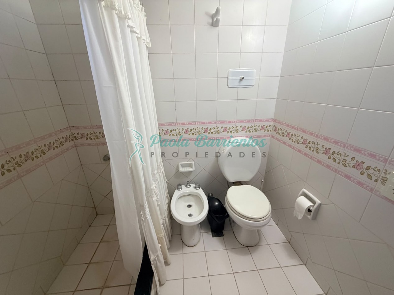 Alquilo Duplex en Pinamar calle Cazon 899 