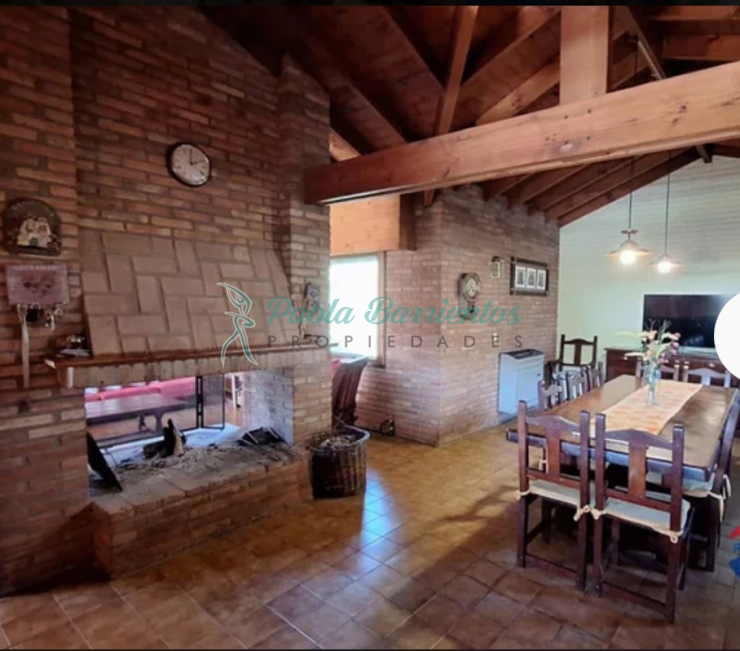 vendo casa en Pinamar de las Heraclidas 1260 entre ondinas y odiseo