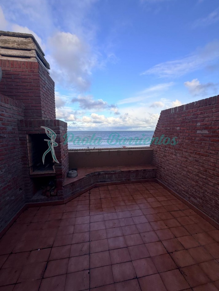 Vendo Departamento tipo duplex en av del mar y Bunge Pinamar con terraza 
