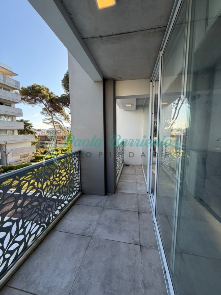Vendo departamento con dos cocheras 