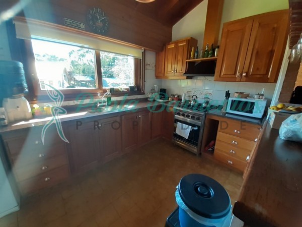 vendo casa en Pinamar de las Heraclidas 1260 entre ondinas y odiseo