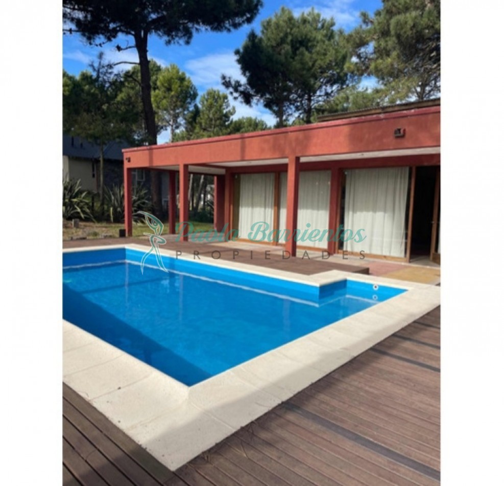 Alquilo casa estilo campo en Pinamar Fragata Libertad con vista a la Isla del Golf y piscina