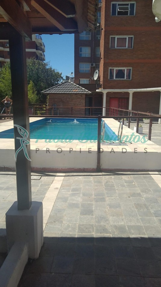Alquilo departamento para jovenes a mts del mar en Pinamar 