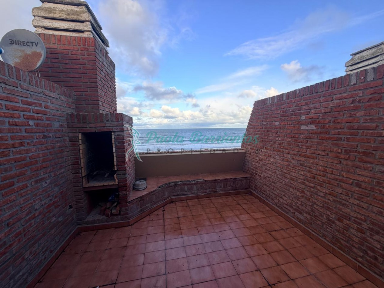 Vendo Departamento tipo duplex en av del mar y Bunge Pinamar con terraza 