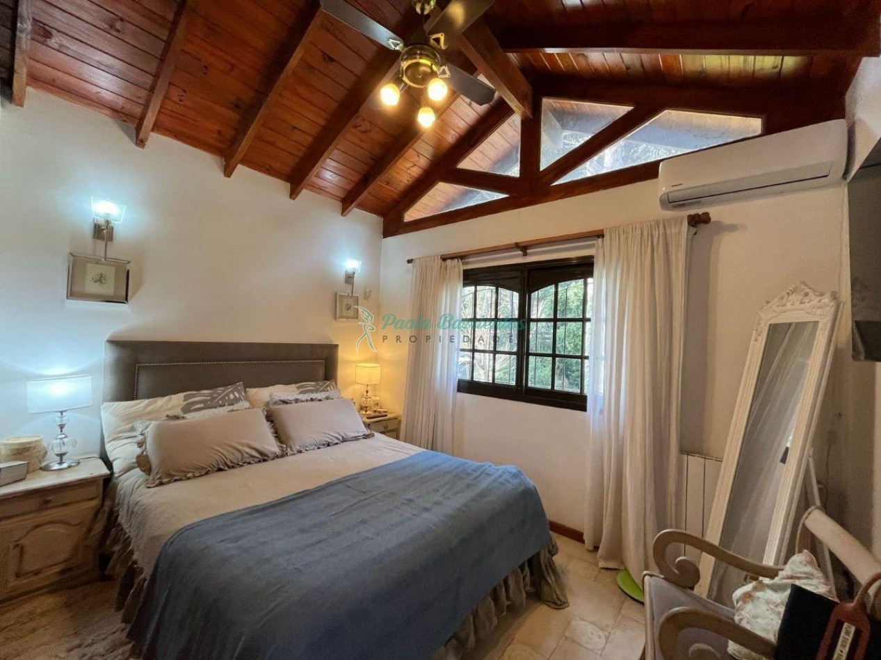 Vendo casa en Carilo Urraca 1356