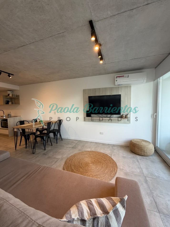 Vendo departamento con dos cocheras 