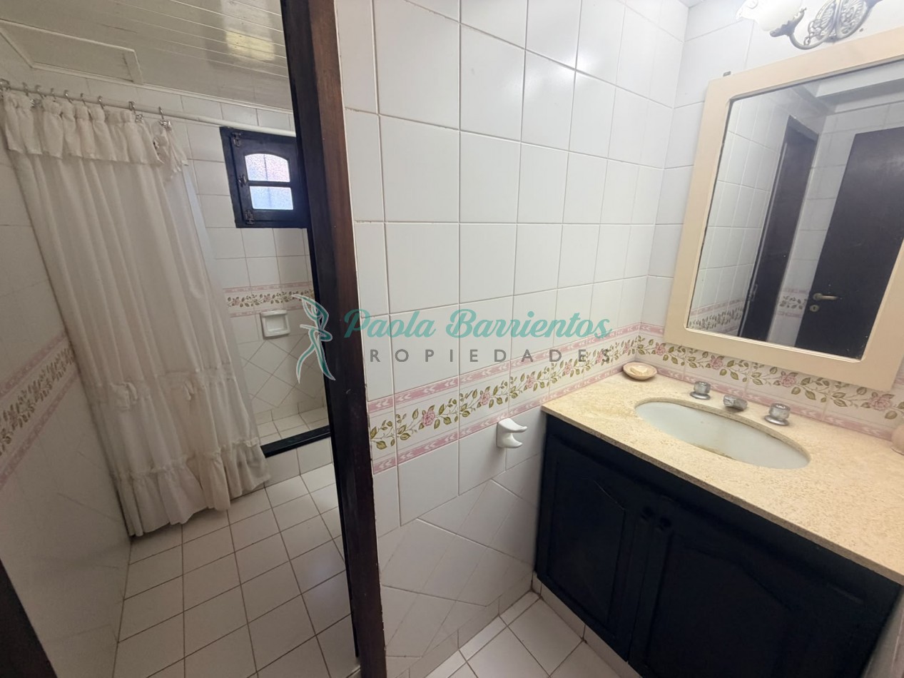 Vendo Duplex Pinamar calle Cazon 899