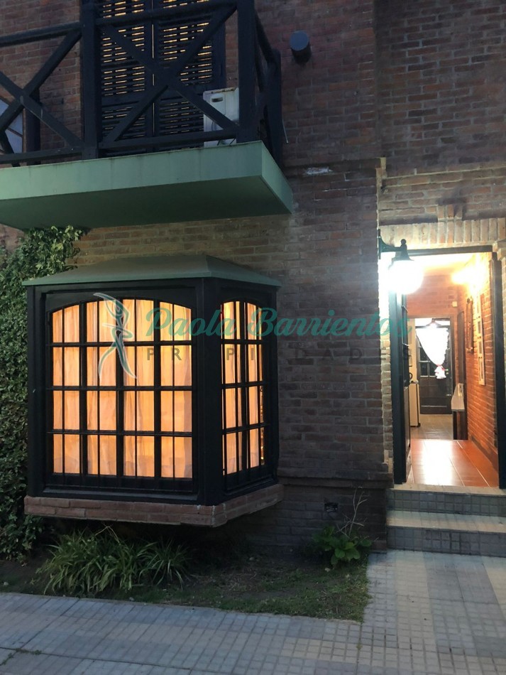 Alquilo Duplex en Pinamar calle Cazon 899 