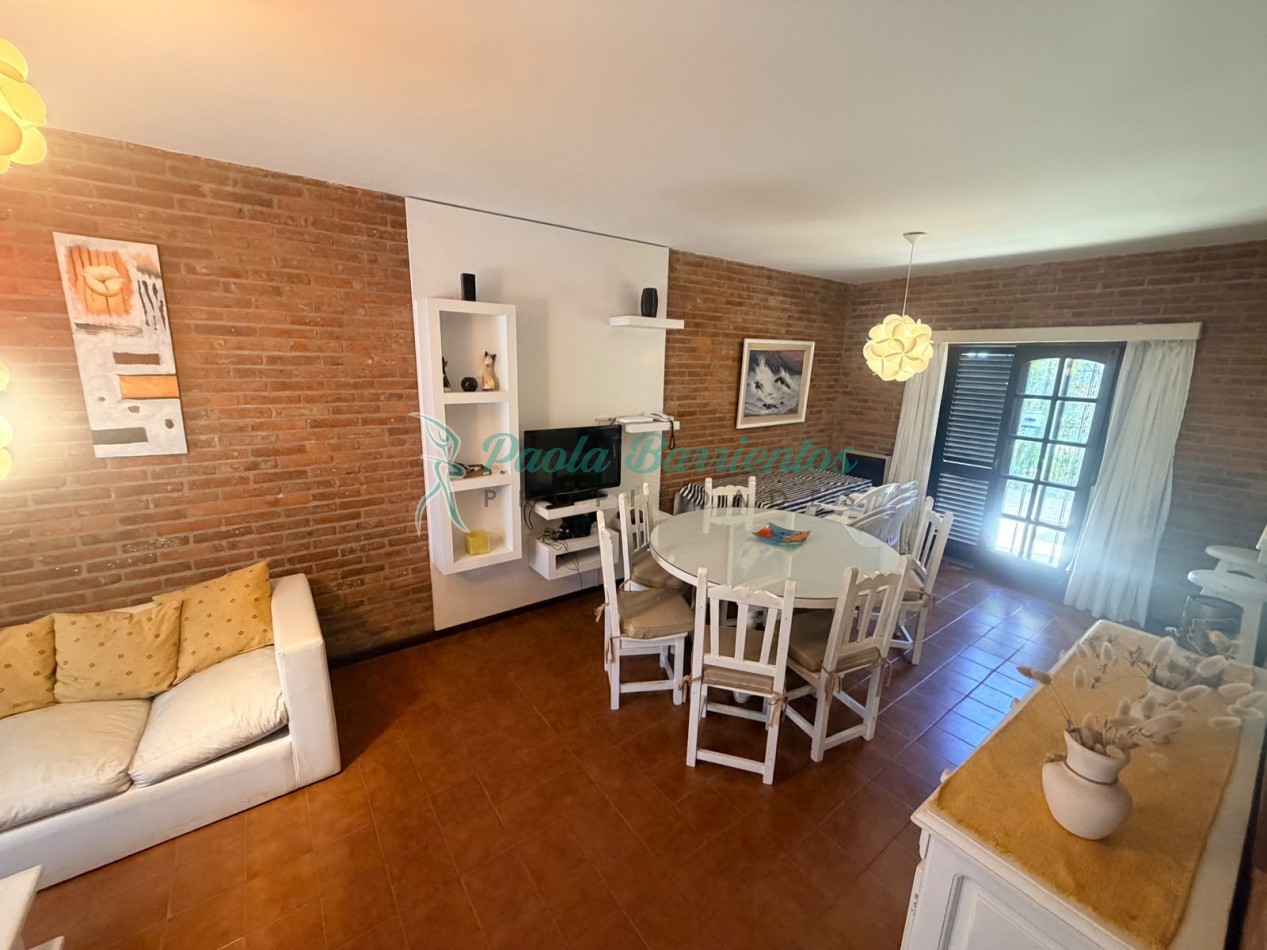 Vendo Duplex Pinamar calle Cazon 899