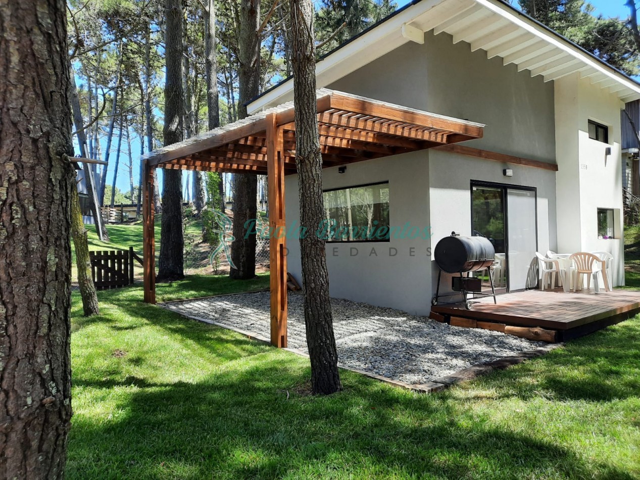 Cabaña en Pinamar Alamos II - Alquiler por fin de semana o vacaciones de invierno.