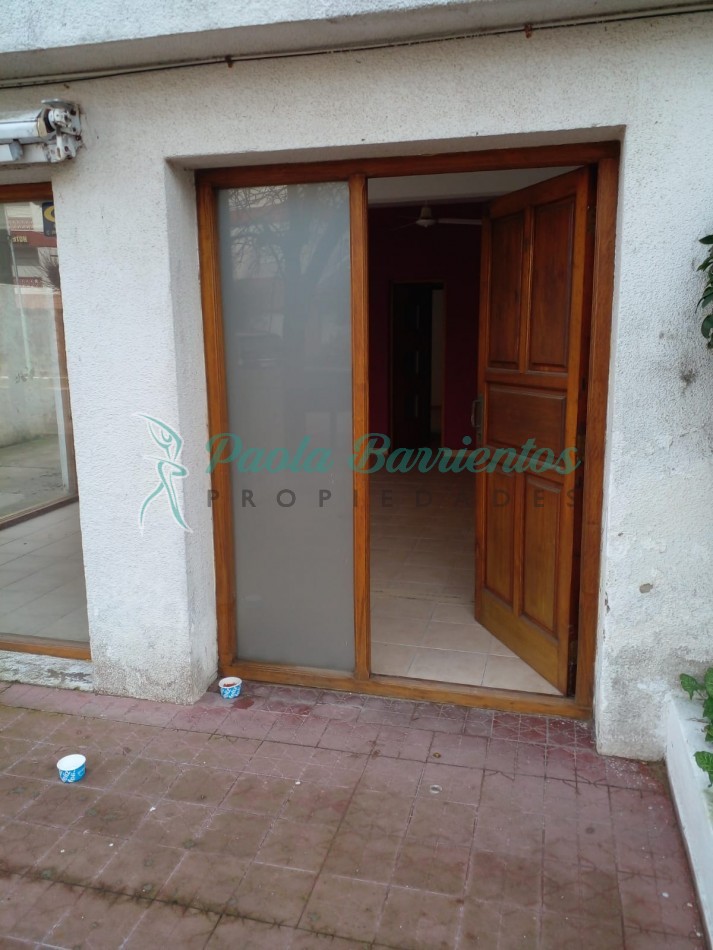 Vendo Local comercial con vivienda en el centro de Pinamar 