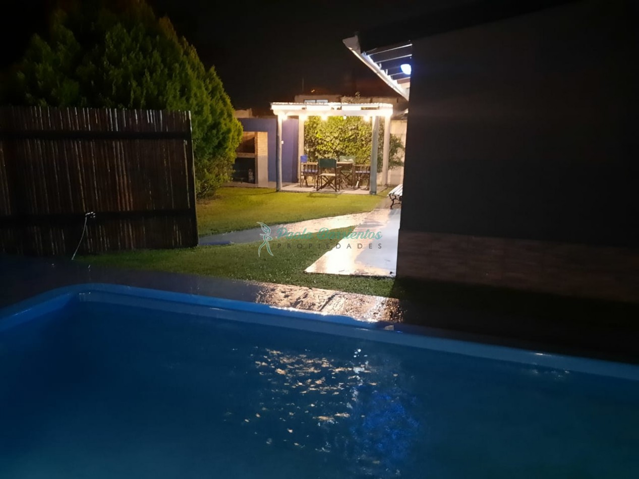 alquilo departamento para jovenes con pileta 