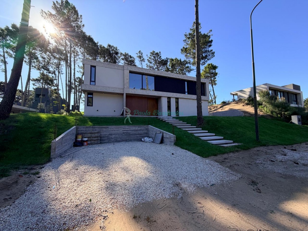 Vendo Casa a Estrenar en Pinamar zona Alamos II tres carabelas y bvlrd Alamos 