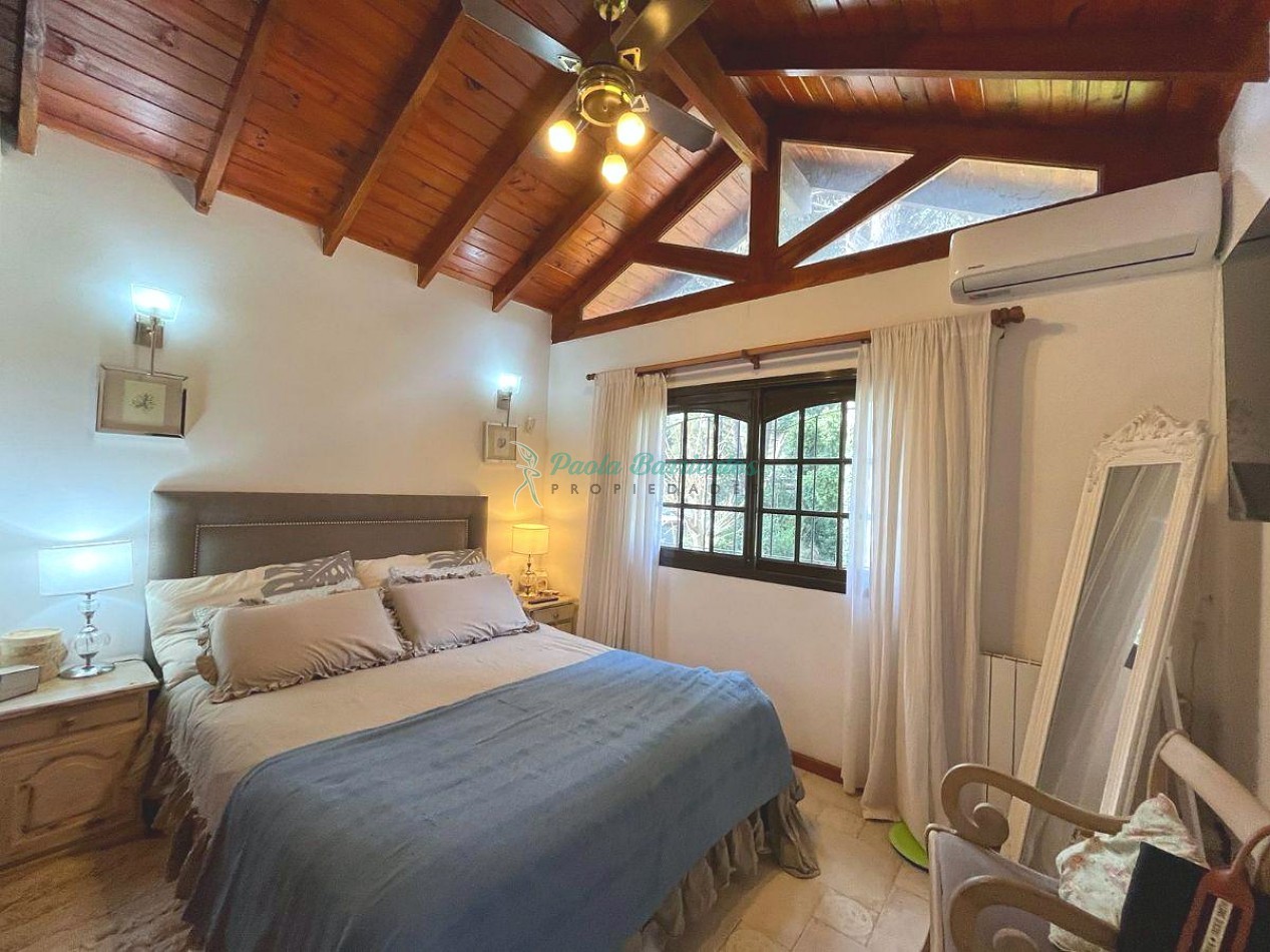 Vendo casa en Carilo Urraca 1356