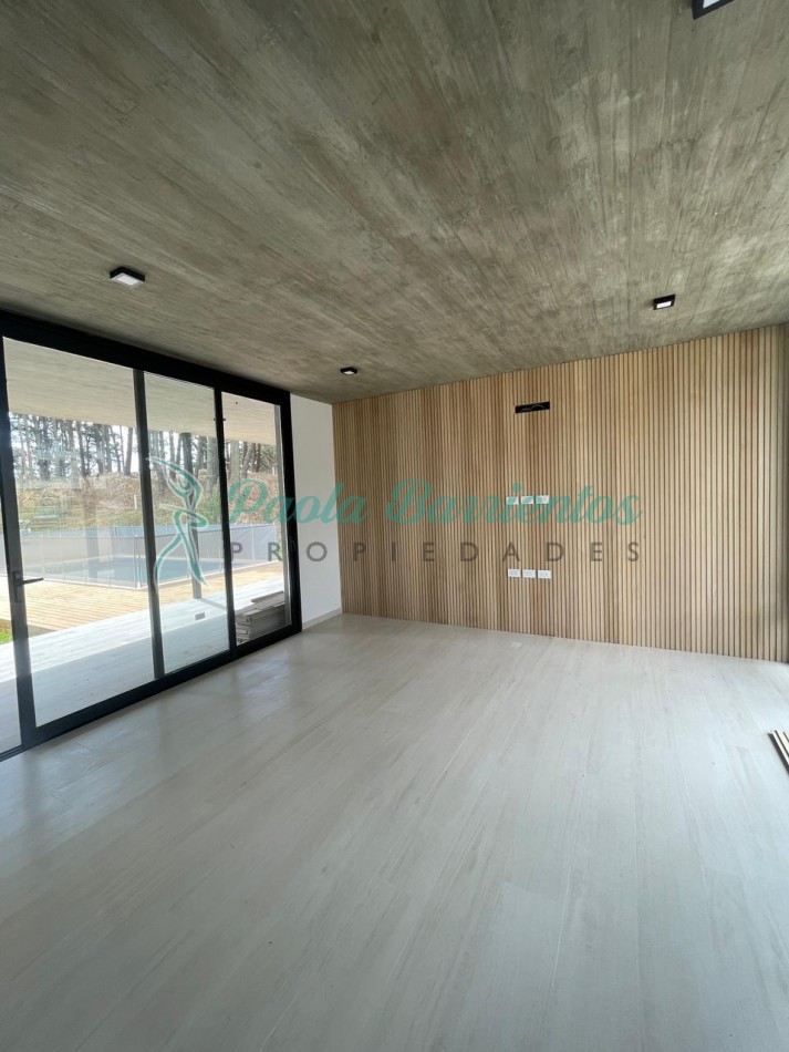 Vendo casa en Barrio Pioneros Pinamar