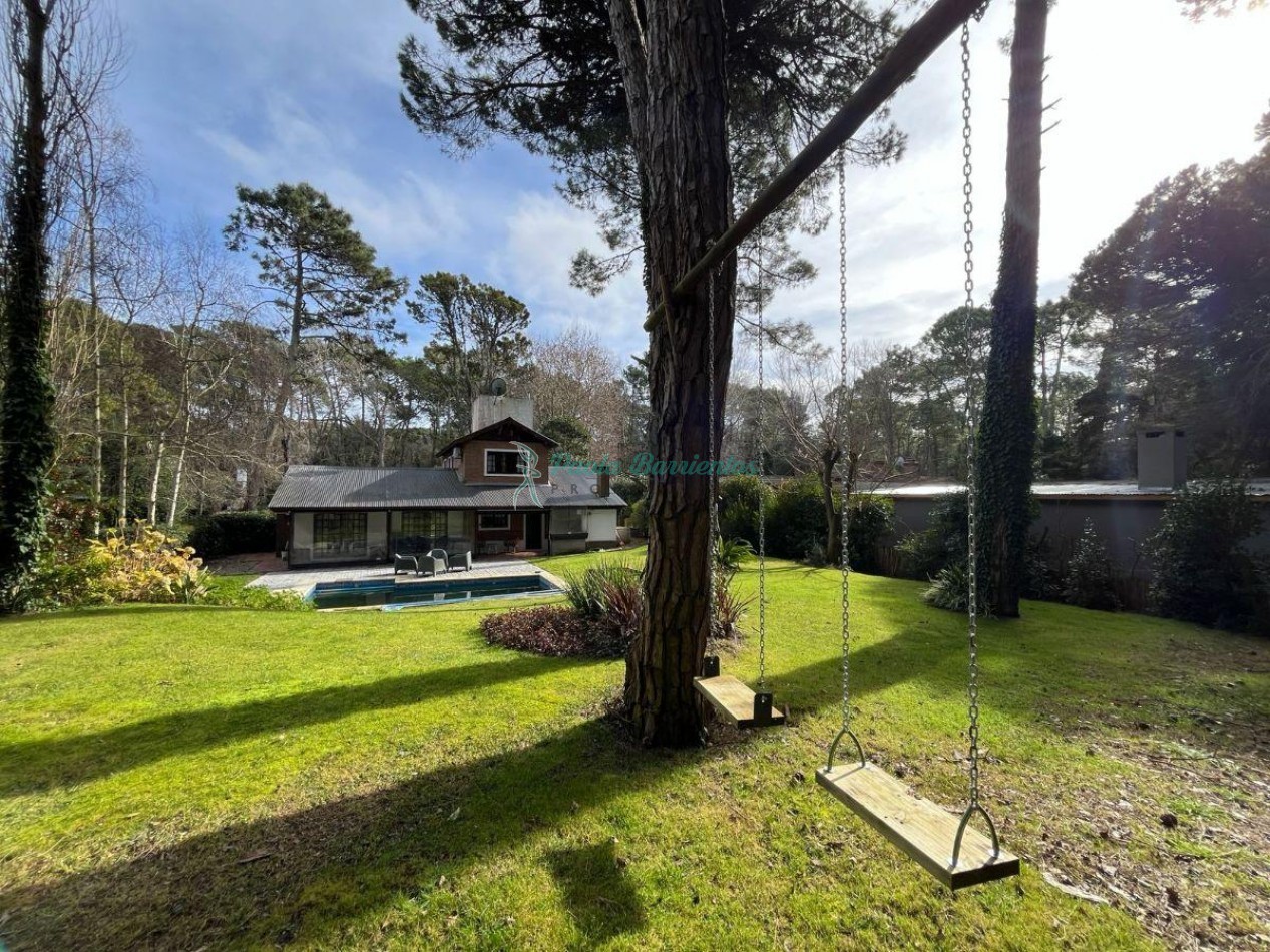 Vendo casa en Carilo Urraca 1356