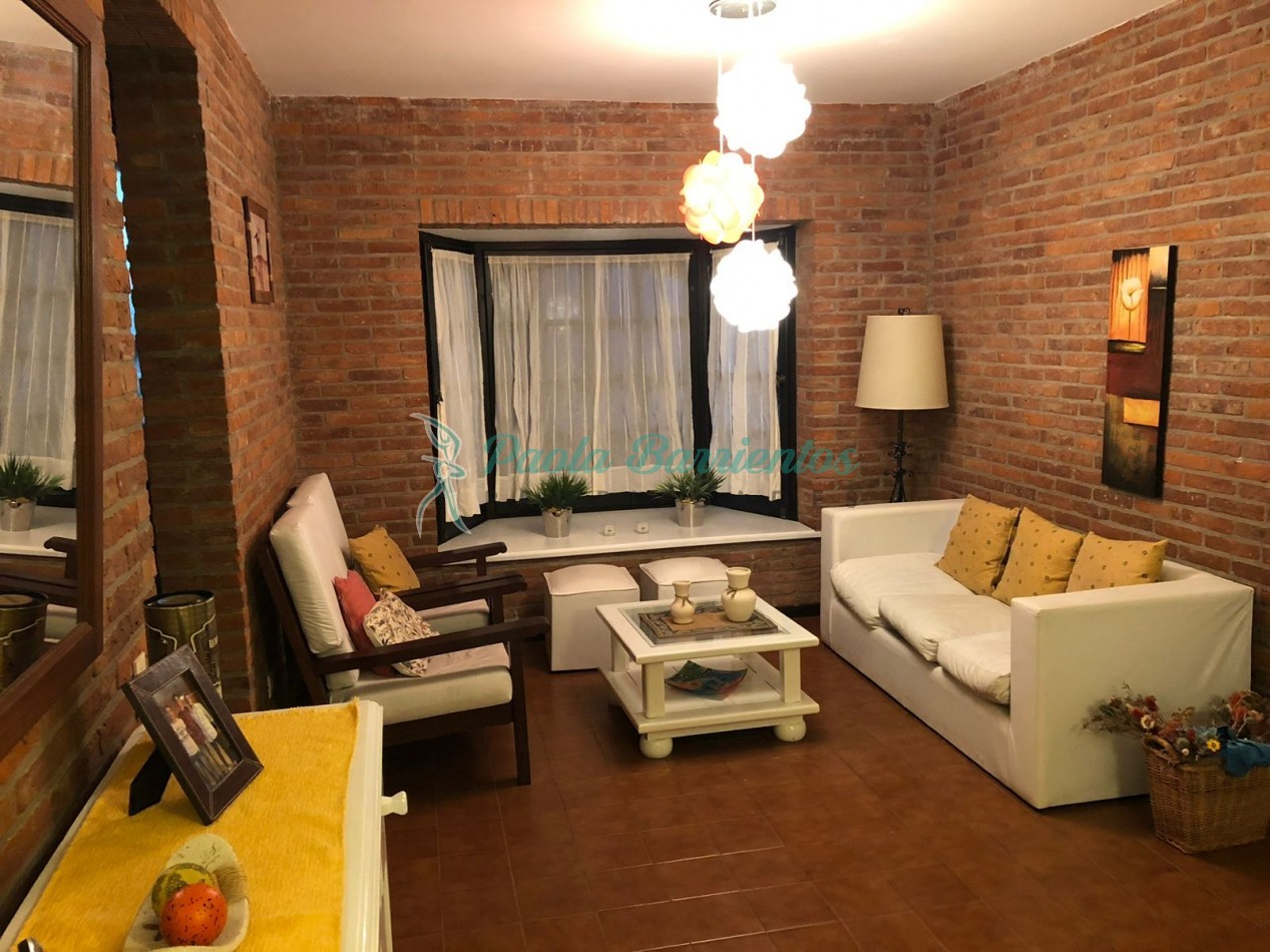 Alquilo Duplex en Pinamar calle Cazon 899 