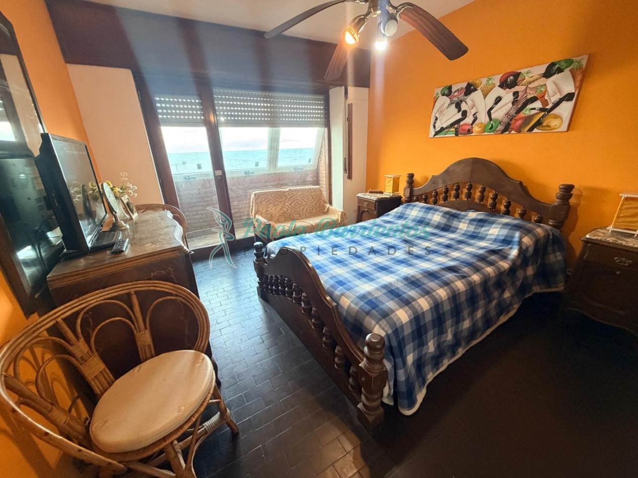 Vendo Departamento tipo duplex en av del mar y Bunge Pinamar con terraza 