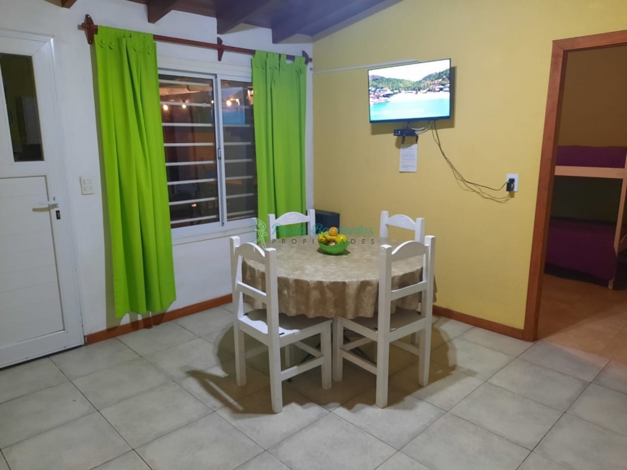 alquilo departamento para jovenes con pileta 