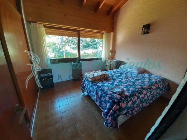 vendo casa en Pinamar de las Heraclidas 1260 entre ondinas y odiseo